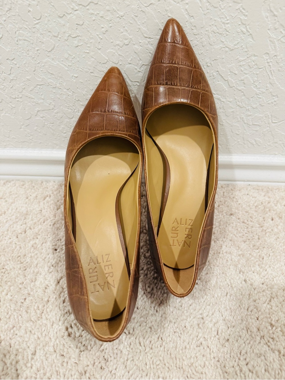 Naturalizer Women’s Brown Everly Pumps Banana Bread Croc size 8.5 M